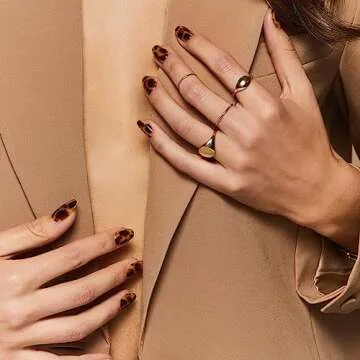 Mani Muse Tortoiseshell Press-Ons: Salon-Quality Nails