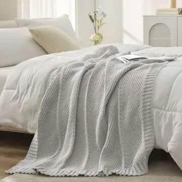 Amélie Home Chenille Knit Throw Blanket for Couch, Chunky Knit Blanket with Chevron Texture Non-Shedding, Decorative Farmhouse Soft Blanket for Home Sofa Chair Bed, Light Grey, 50x 60