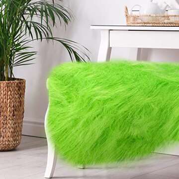 4 Pcs Christmas Faux Fur 10 x 20 Inch Faux Fur Fabric Squares Shaggy Fluffy Fabric Patches Ultra Soft Plush Craft and Hobby Fabric Craft Supply, Halloween Costume, Decoration (Green)