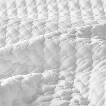 CozyLux King Size Quilt Set White 3 Pieces - Lightweight Bedspread