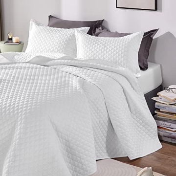 CozyLux King Size Quilt Set White 3 Pieces - Lightweight Bedspread
