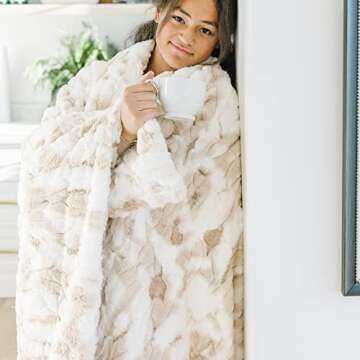 Minky Designs Crème Brulee Faux Fur Minky Blanket – Ultra Soft, Fluffy & Luxurious Minky Throw fo...