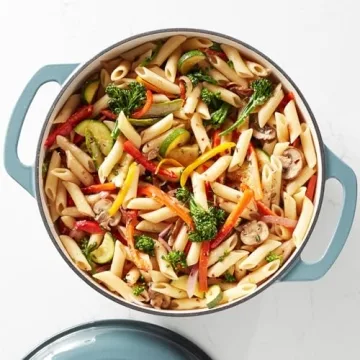 Amazon Basics 6-Quart Enameled Cast Iron Dutch Oven