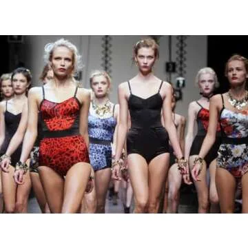 Little Book of Dolce & Gabbana: The story of the iconic fashion house (Little Books of Fashion)