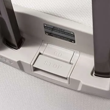 Delsey Paris Luggage Chatelet Hard+ 3 Piece Set Spinner (Champagne)