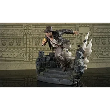 Diamond Select Toys Indiana Jones and The Raiders of The Lost Ark: Escape with Idol Deluxe Gallery Statue