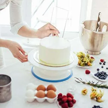 Patelai 2 Pcs Clear Cake Scraper Acrylic Cake Smoother Scraper Large Icing Frosting Buttercream Edge Smoother for Kitchen Baking DIY Decorating Mousse Butter Cream Pastry(9 Inch)