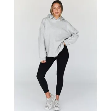 Trendy Queen Women's Oversized Fleece Hoodie for Winter