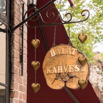 Vintage Metal Heart Decor for Timeless Home Elegance