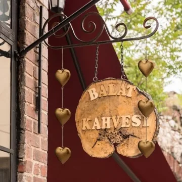 Vintage Metal Heart Decor for Timeless Home Elegance