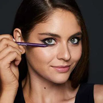 Neutrogena Smokey Kohl Eyeliner with Antioxidant Vitamin E, Water-Resistant & Smooth-Gliding Eyeliner Makeup, Dark Brown, 0.014 oz