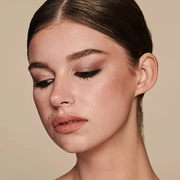 Catrice Shake Fix Glow Spray Hydrates Skin and Sets Makeup