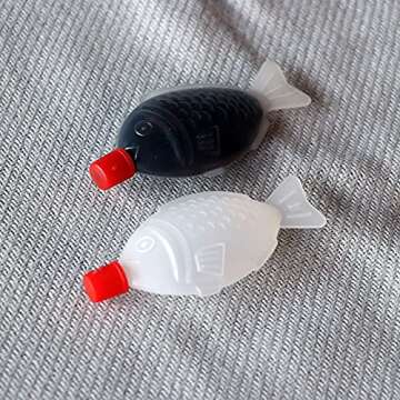 10 Pieces Mini Ketchup Bottle Plastic Condiment Sauce Squeeze Bottles Cute Fish-shaped Salad Dressing Honey Seasoning Squirt Containers for Camping Office School Bento Box, 8ML