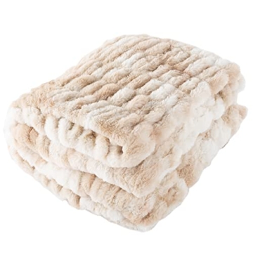 Oversized Faux Fur Blanket for Unmatched Warmth and Style