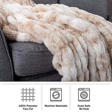 Luxurious Oversized Faux Fur Blanket for Cozy Comfort