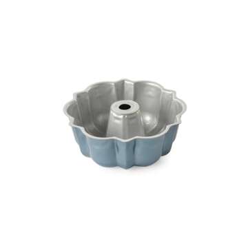 Nordic Ware Formed Bundt Pan - Bake Perfect Mini Bundt Cakes
