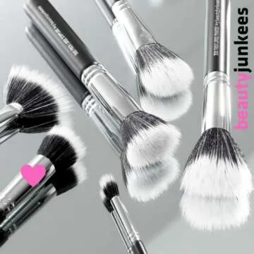 Small Stippling Brush for Flawless Makeup Application