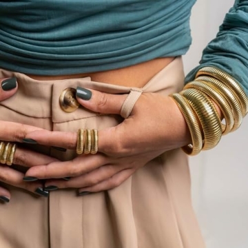 Awinesn Women’s Chunky Gold Bangles - Elegant & Versatile Jewelry