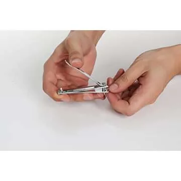 HENGYUAN 2PCS Stainless Steel Nail Clippers,Ultra Sharp Sturdy Fingernail Clipper and Toenail Clipper, Professional Stainless Steel Nail Cutter for Men & Women (1 Large,1 Small‰, Silver