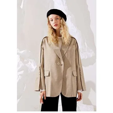 Stylish AWAYTR Wool Beret for All Seasons