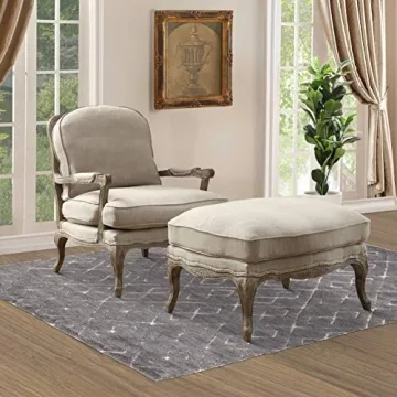 Luxury Oak Accent Chair - Elegant Living Room Addition
