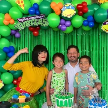 KatchOn Green Streamers - 3.2x8 Feet Party Decorations