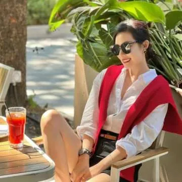 WaJuemy Casual Shawl Wraps for Women Knitted Knotted Shawls Travel Scarf Cape Shoulder Tops Fashion Sweater Wrap Accessories(Red Stripe)