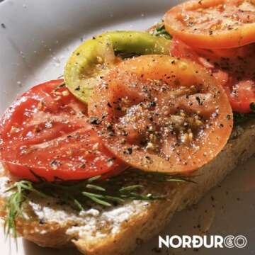 Nordur Salt, Smoked Arctic Sea Salt Flakes, Cardboard Box 3.5 OZ - Premium Icelandic Flake Salt for Seafood, Adds Rich Smoky Flavor to Any Dish, Pyramid Crystals, Sustainable, Eco-friendly,