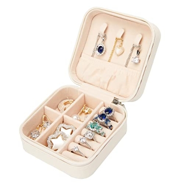 LETURE PU Leather Small Jewelry Box, Travel Portable Jewelry Case for Ring, Pendant, Earring, Necklace, Bracelet Organizer Storage Holder Boxes (White)