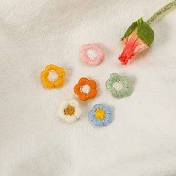 30PCS Flower Push Pins Color Push Pins Flower Thumb Tacks Bulletin Board Pushpins for Cork Board Map Photo Office Home Decoration (6 Colors)