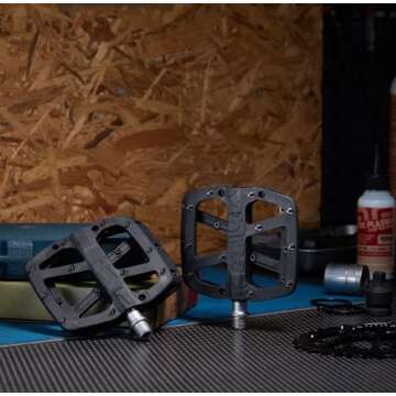 e*thirteen Base Flat Pedals - Unmatched Grip for Biking