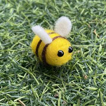 AcceLeah Wool Felt Bumble Bee Craft Set 25Pcs