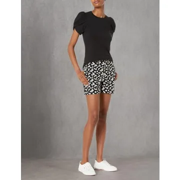 Amazon Essentials Women's Classic-Fit Twist Sleeve Crewneck T-Shirt, Black, Medium