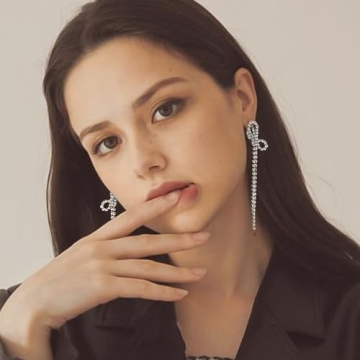 Luxval Rhinestone Bow Earrings for Elegant Occasions