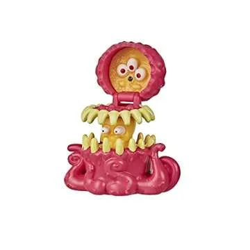 Hasbro Ghostbusters Fright Features Lucky Figure with Interactive Ghost Figure and Accessory, Toys for Kids Ages 4 and Up, Great Gift for Kids