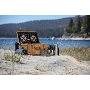 Luxurious Windsor Picnic Basket Set for 4 by Picnic Time