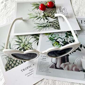 Ridering Women Fashion Goggle Heart Sunglasses Vintage Love Heart Shaped Sunglasses Cat Eye Mod Style Style Retro Glasses (White, Grey)