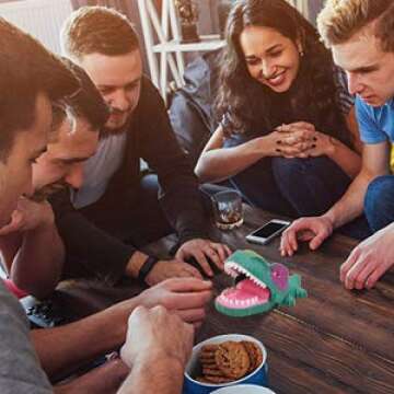 LESONG Dinosaur Toys for Kids, Dino Bite Finger Toy with Light Up Eyes & Sounds for Toddler & Adult, Perfect and Fun Party Game for Birthdays, Best Gift for Boy & Girl up 3, 4, 5 Years Old