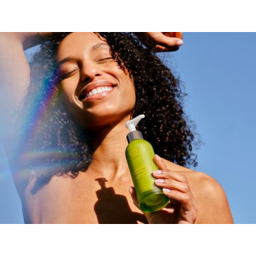 Tata Harper Regenerating Cleanser – Natural Exfoliating Treatment