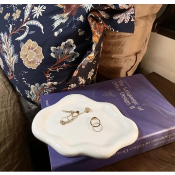 Convivo Ceramic Jewelry Tray - Elegant and Functional Decor