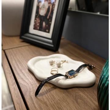 Convivo Ceramic Jewelry Tray - Elegant and Functional Decor