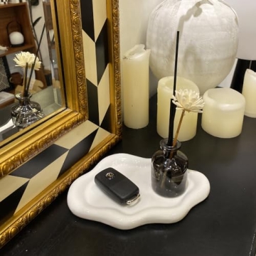 Convivo Ceramic Jewelry Tray - Elegant and Functional Decor