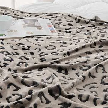 SOCHOW Three-Dimensional Leopard Print Flannel Fleece Throw Blanket, Lightweight Super Soft Cozy Plush Blanket for Couch Bed, 60 x 80 Inches, Chocolate Leopard