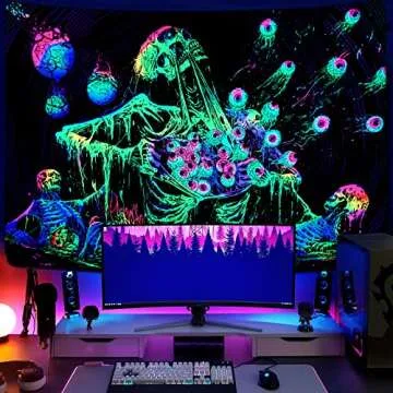 Krelymics Skull Tapestry - Glow in the Dark Decor