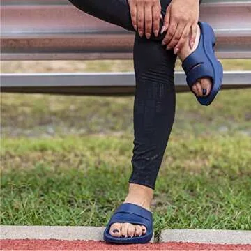 OOFOS OOahh Recovery Slide - Women’s 13 Men’s 11