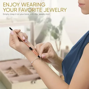 Mission Gallery Bracelet Helper Tool for Easy Jewelry Fastening