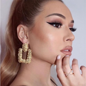 Elegant Gold Square Earrings for Fashionable Women