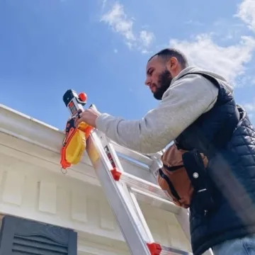 Lock Jaw Ladder Grip for Safety and Stability on Ladders