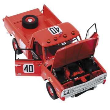 Die-Cast 1969 Chevy C-10 Baja 1000 Model 1:18 Scale