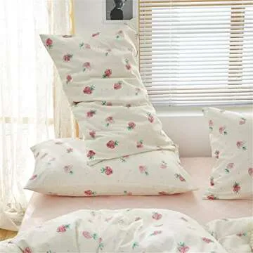 DREAMINGO Cute Strawberry Duvet Cover Queen Teen Girls Bedding Set Kawaii Bedroom Decor Cotton Quilt Cover with Zipper Lightweight 3 Piece Bed Set with 2 Pillow Cases, Cream White